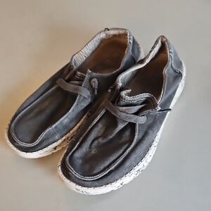 Hey Dude Wendy Moonwaah